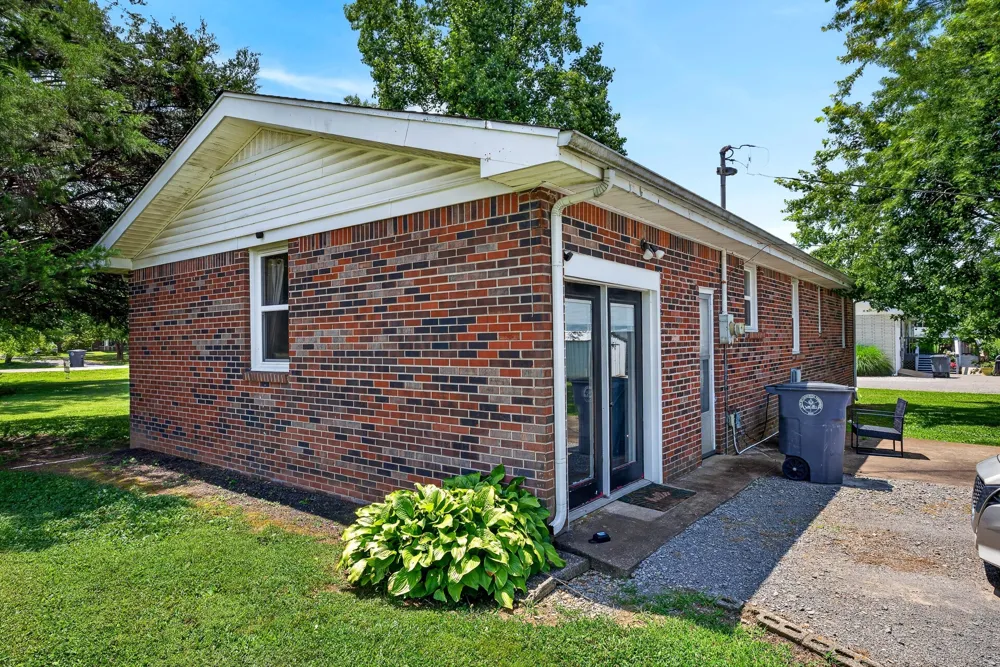 627 Baker Dr Lafayette, TN 37083