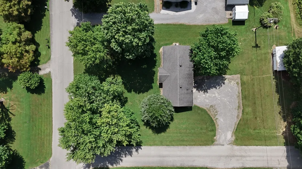 627 Baker Dr Lafayette, TN 37083