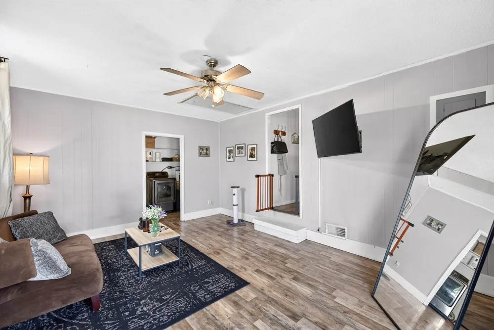 627 Baker Dr Lafayette, TN 37083