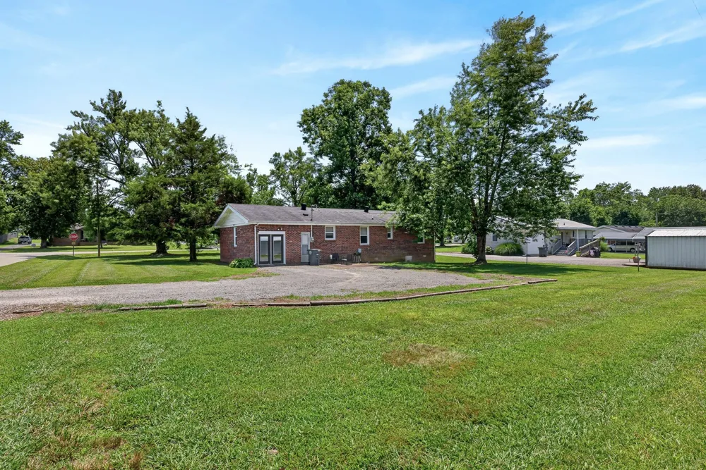627 Baker Dr Lafayette, TN 37083