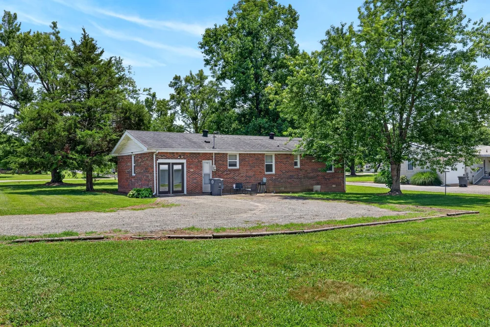 627 Baker Dr Lafayette, TN 37083