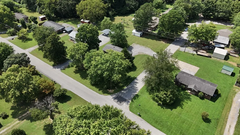 627 Baker Dr Lafayette, TN 37083