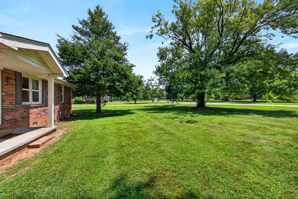 627 Baker Dr Lafayette, TN 37083