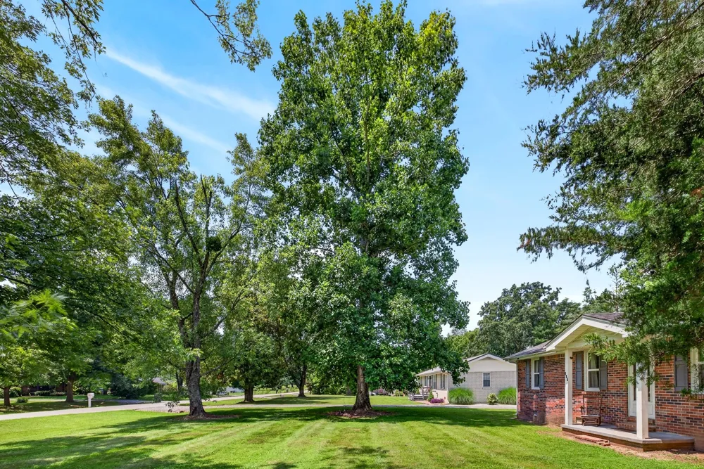 627 Baker Dr Lafayette, TN 37083