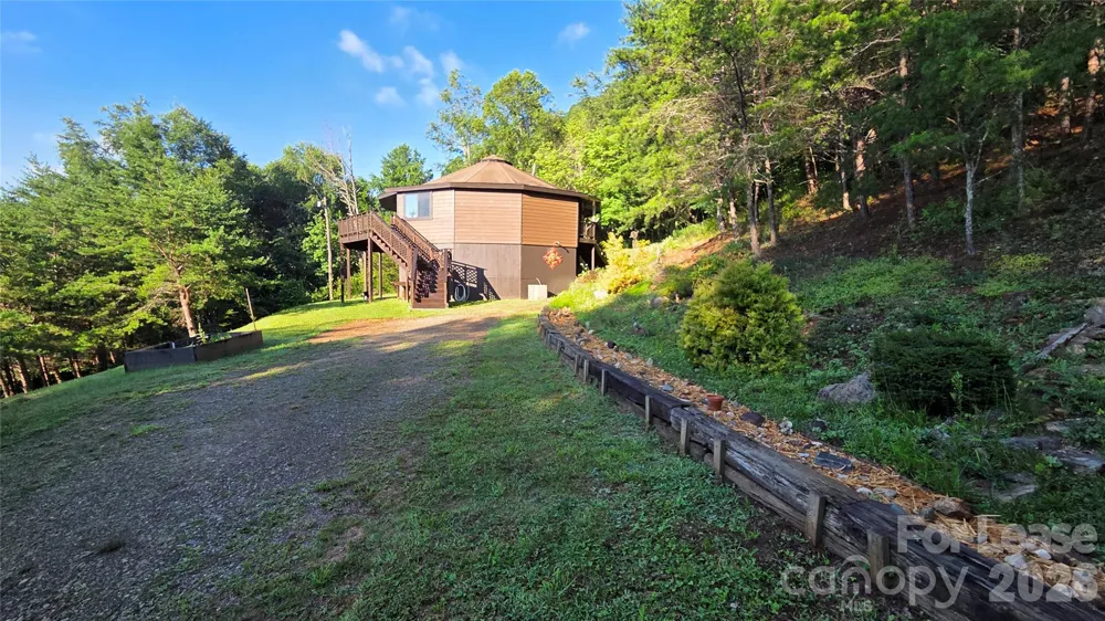 281 Bearwallow Trail Leicester, NC 28748