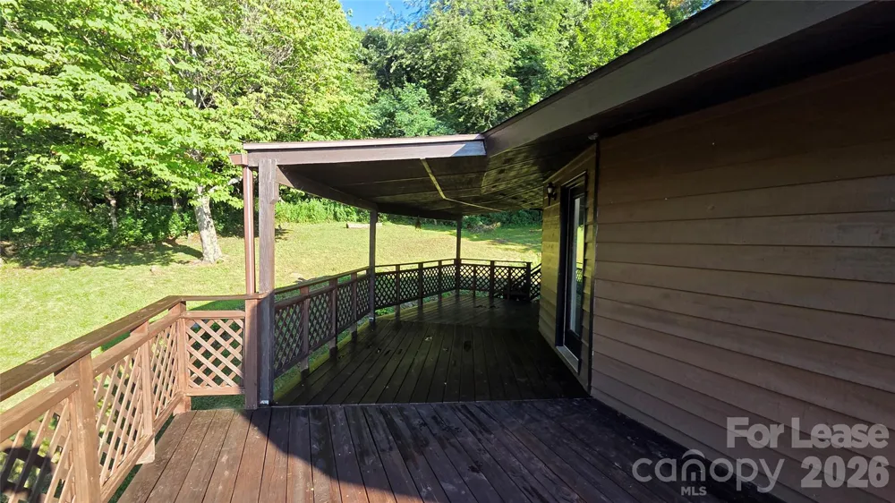 281 Bearwallow Trail Leicester, NC 28748