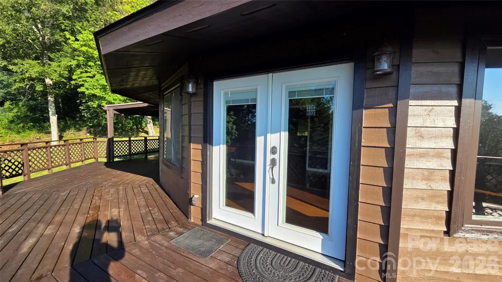 281 Bearwallow Trail Leicester, NC 28748