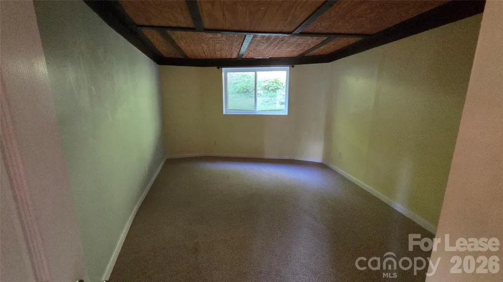 281 Bearwallow Trail Leicester, NC 28748