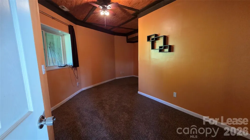 281 Bearwallow Trail Leicester, NC 28748