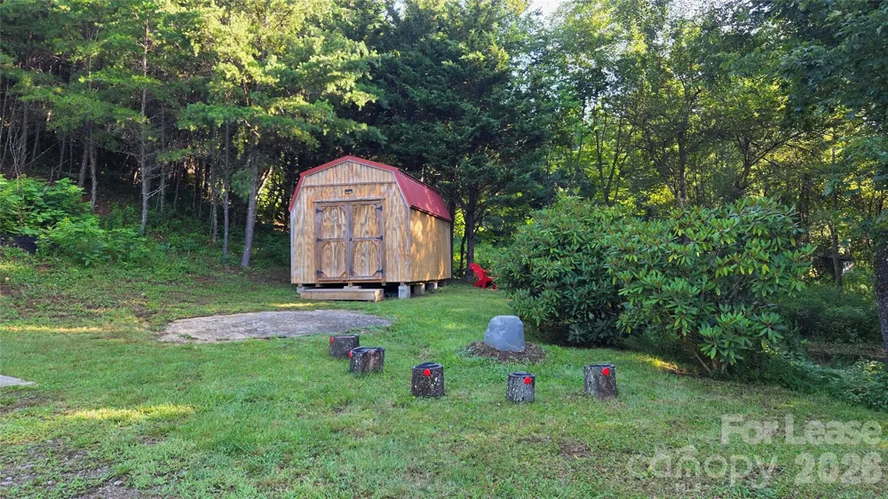 281 Bearwallow Trail Leicester, NC 28748