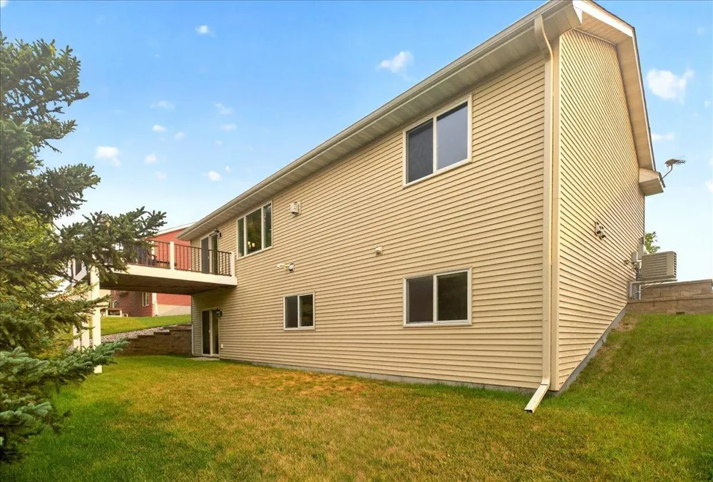 1226 Olivia Street SE New Prague, MN 56071