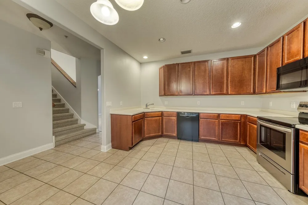7340 REGINA WAY Orlando, FL 32819