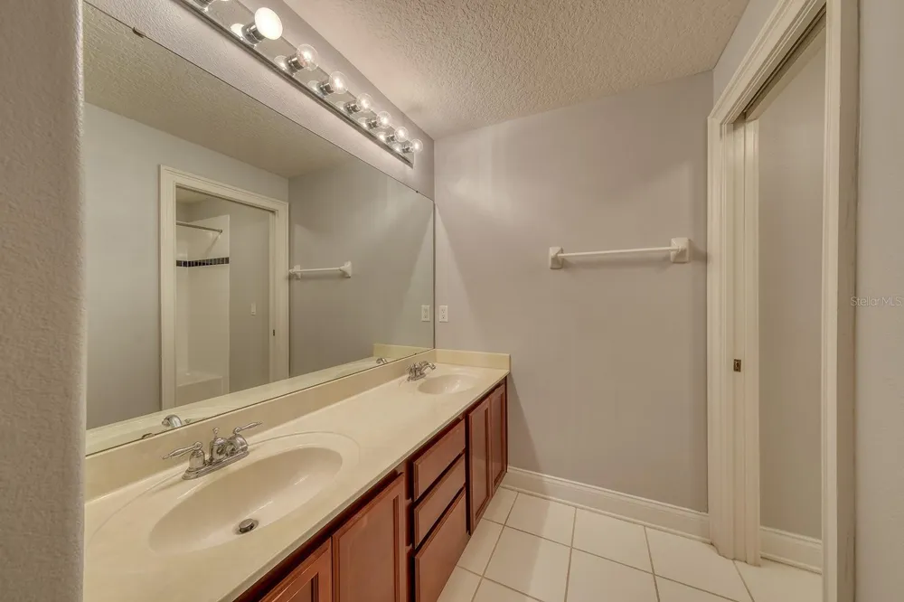 7340 REGINA WAY Orlando, FL 32819