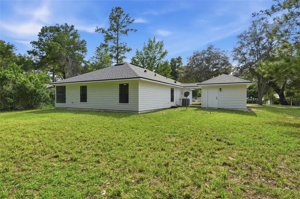 5813 SE 230TH TERRACE Hawthorne, FL 32640