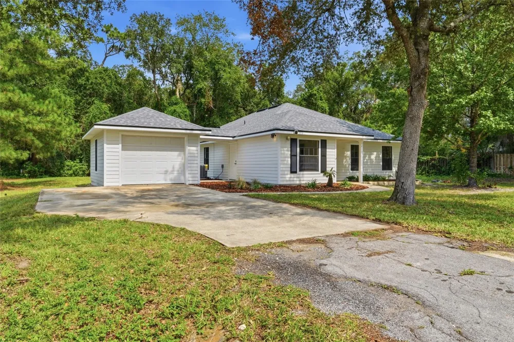 5813 SE 230TH TERRACE Hawthorne, FL 32640