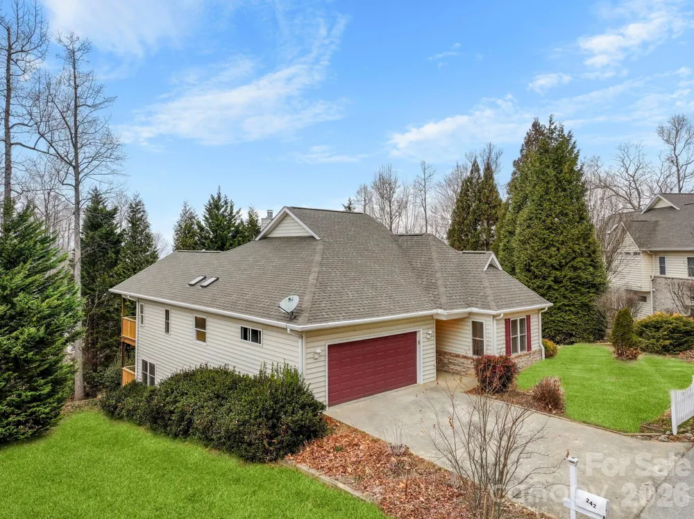 242 Carriage Summitt Way Hendersonville, NC 28791
