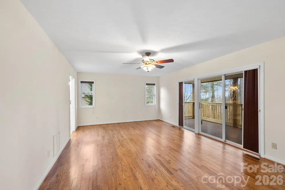 242 Carriage Summitt Way Hendersonville, NC 28791