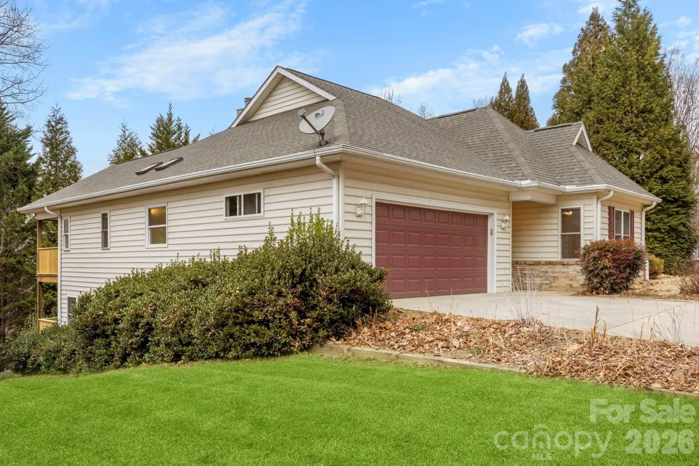 242 Carriage Summitt Way Hendersonville, NC 28791