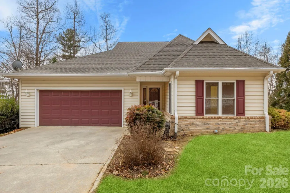 242 Carriage Summitt Way Hendersonville, NC 28791