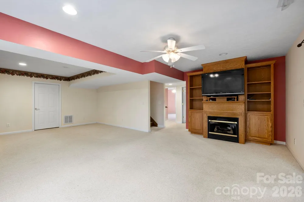 242 Carriage Summitt Way Hendersonville, NC 28791