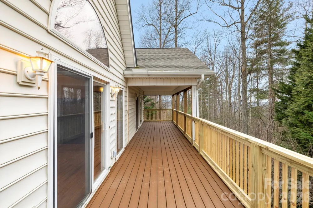 242 Carriage Summitt Way Hendersonville, NC 28791