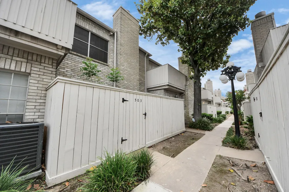 3800 Tanglewilde Street #503 Houston, TX 77063