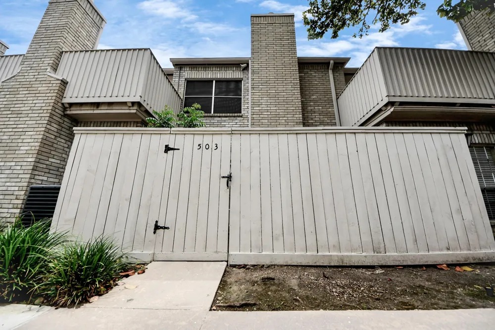 3800 Tanglewilde Street #503 Houston, TX 77063