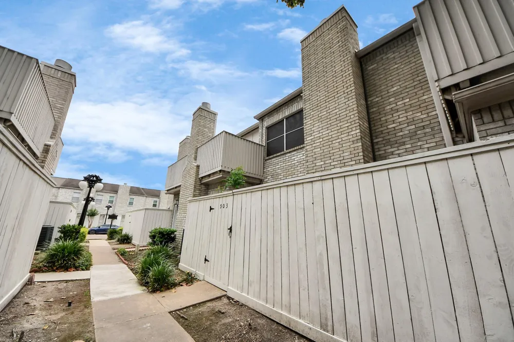 3800 Tanglewilde Street #503 Houston, TX 77063