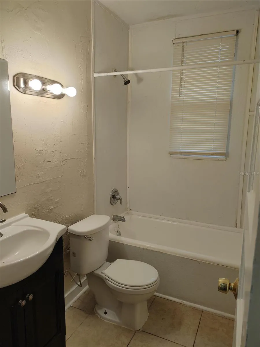 1911 W 26TH STREET Jacksonville, FL 32209