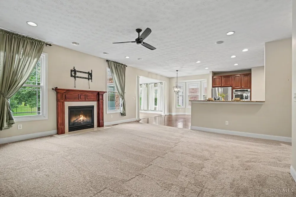 1601 Little Falls Drive Clearcreek, OH 45458