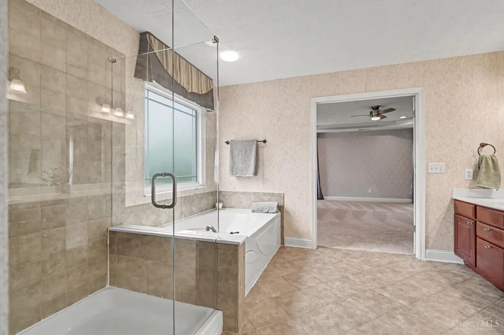1601 Little Falls Drive Clearcreek, OH 45458