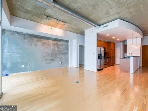 943 Peachtree ST NE