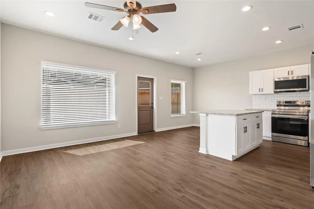 14010 Longstreet #500 Willis, TX 77318