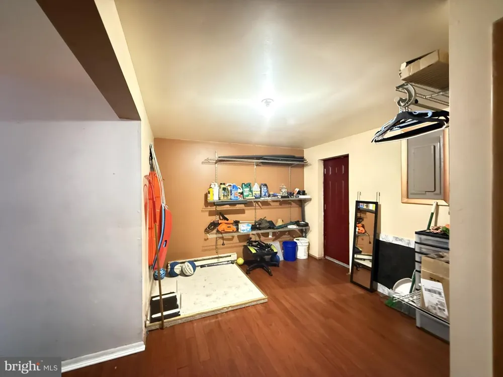 6271 DECKER ROAD Bushkill, PA 18324