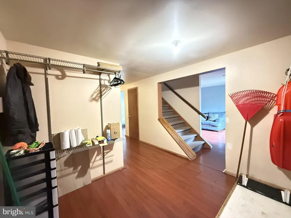 6271 DECKER ROAD Bushkill, PA 18324