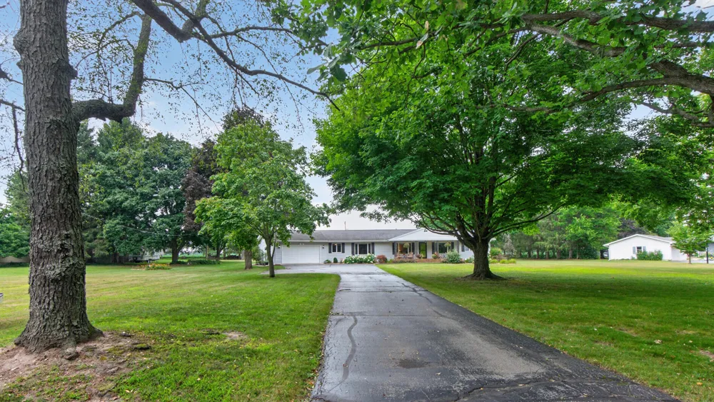 1062 S Parma Road Parma, MI 49269