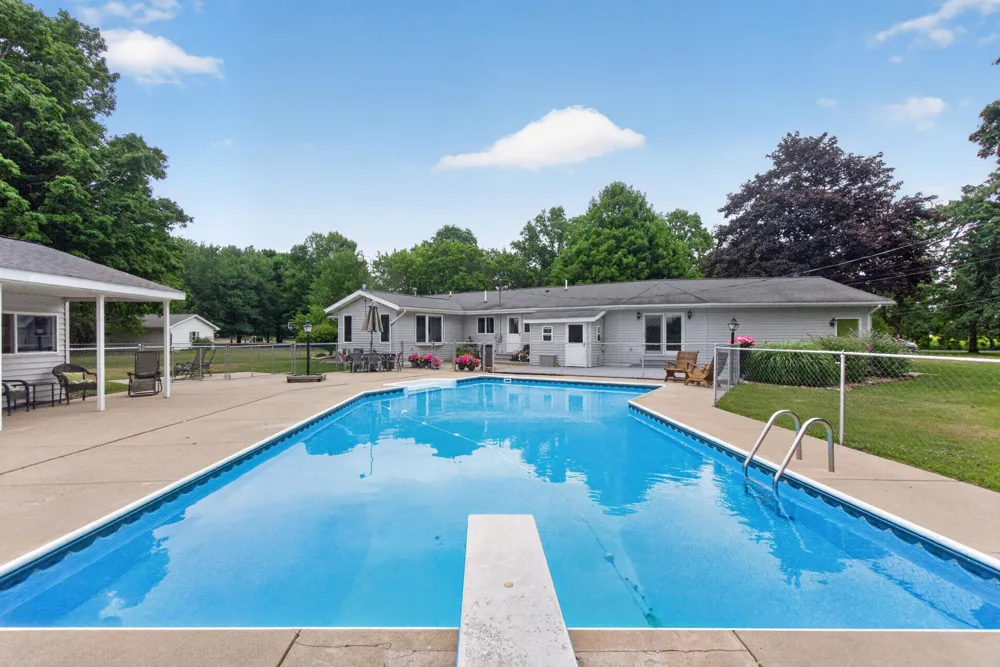 1062 S Parma Road Parma, MI 49269
