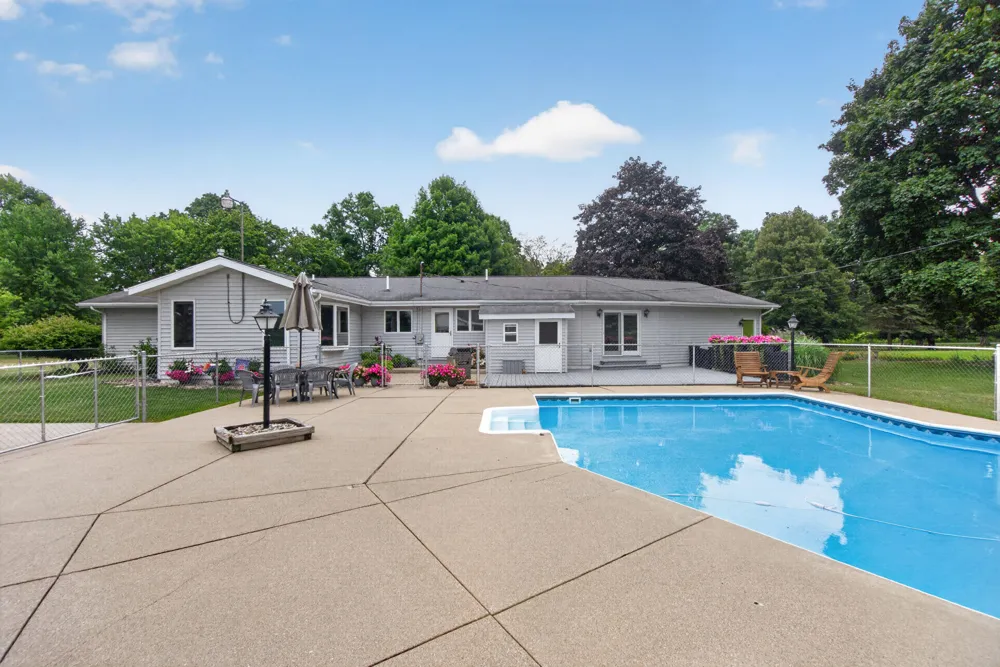 1062 S Parma Road Parma, MI 49269