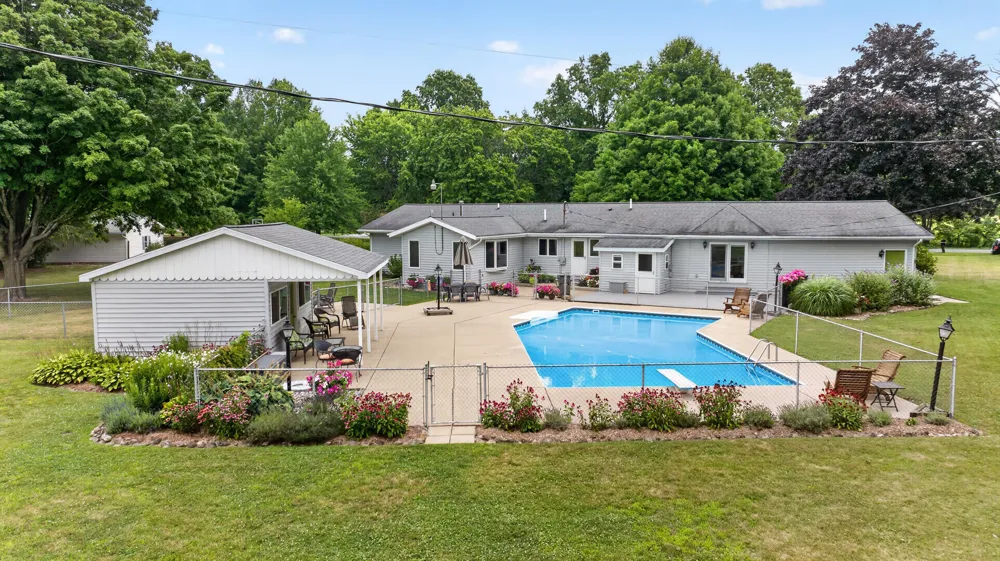 1062 S Parma Road Parma, MI 49269
