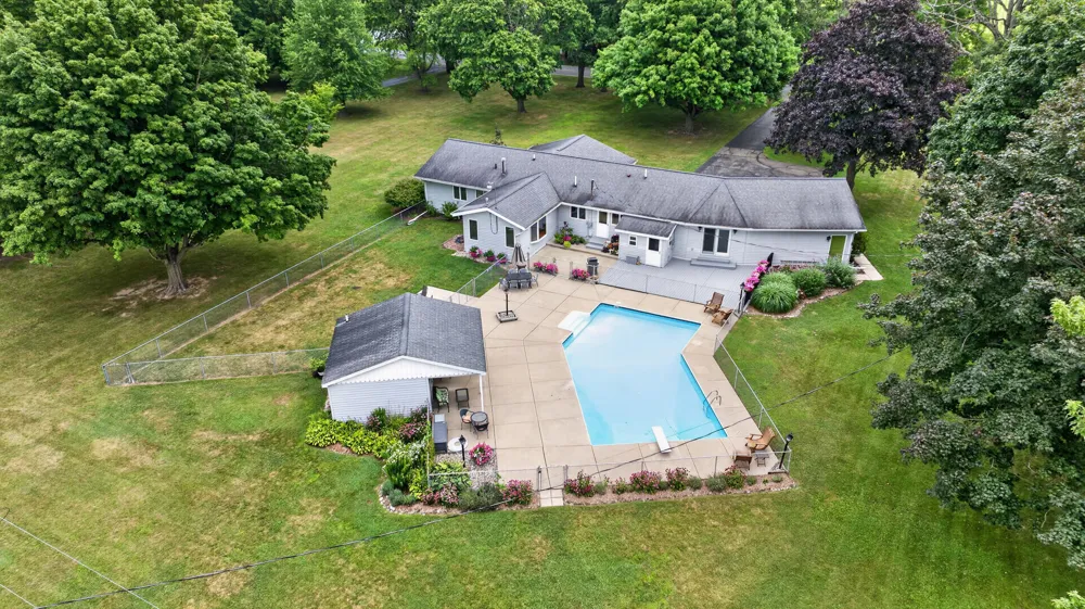1062 S Parma Road Parma, MI 49269
