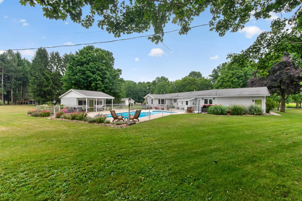 1062 S Parma Road Parma, MI 49269