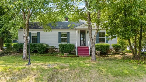 702 Meadowview Drive