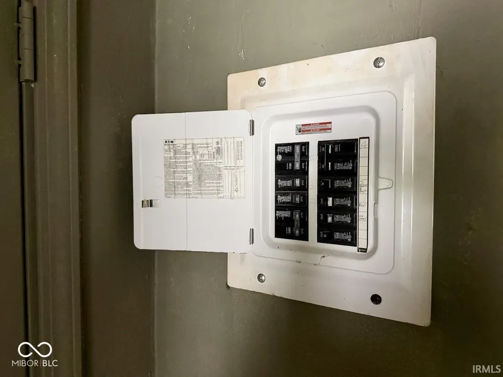 906 W 16th Street Muncie, IN 47302