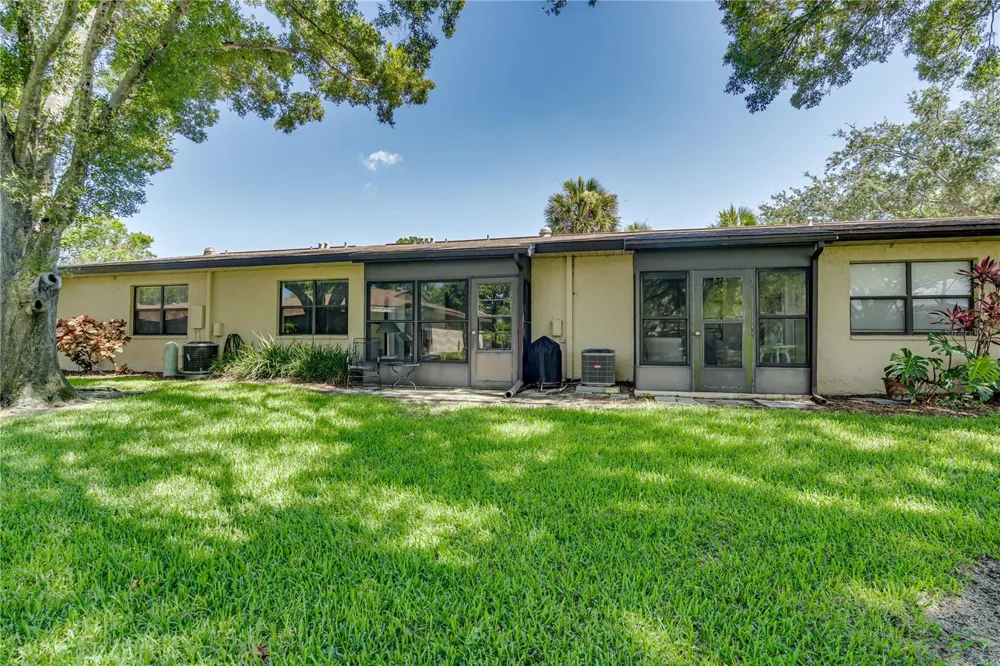 1119 9TH CIRCLE SE #1119 Largo, FL 33771