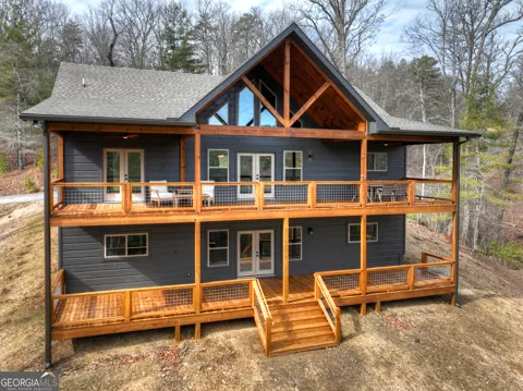 232 Red Tail LN