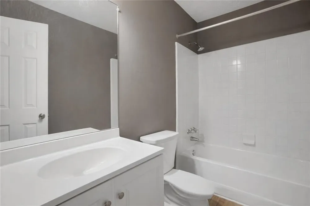 3843 Woodridge Way Tucker, GA 30084