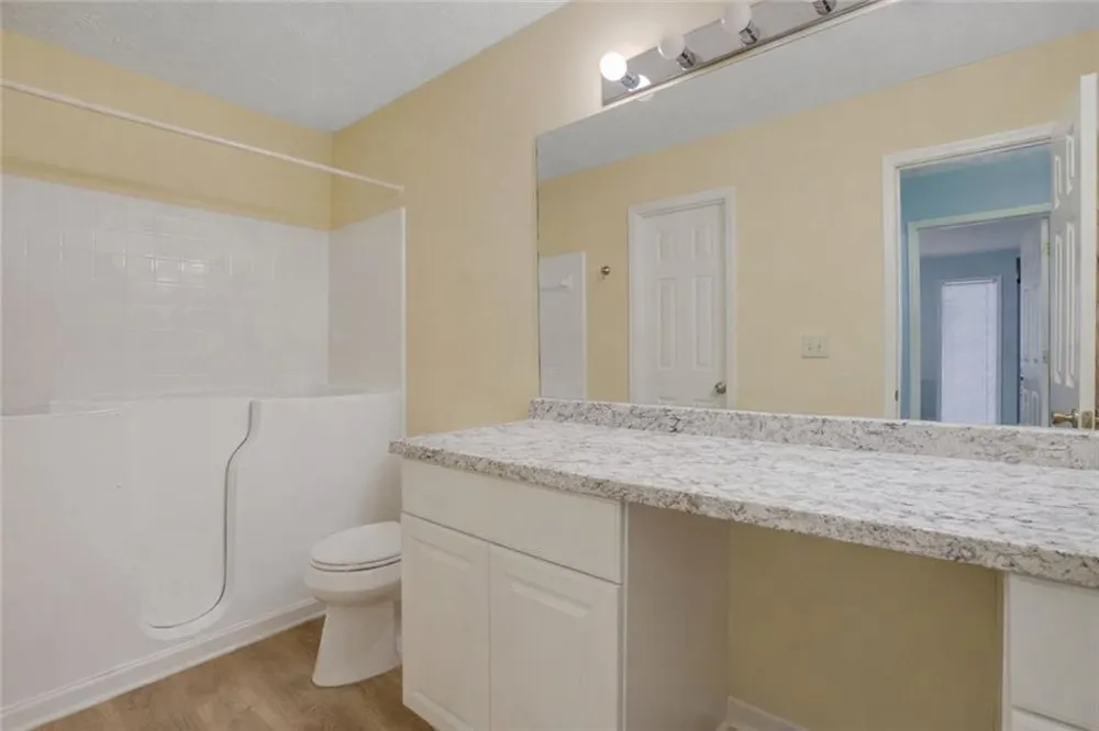 3843 Woodridge Way Tucker, GA 30084