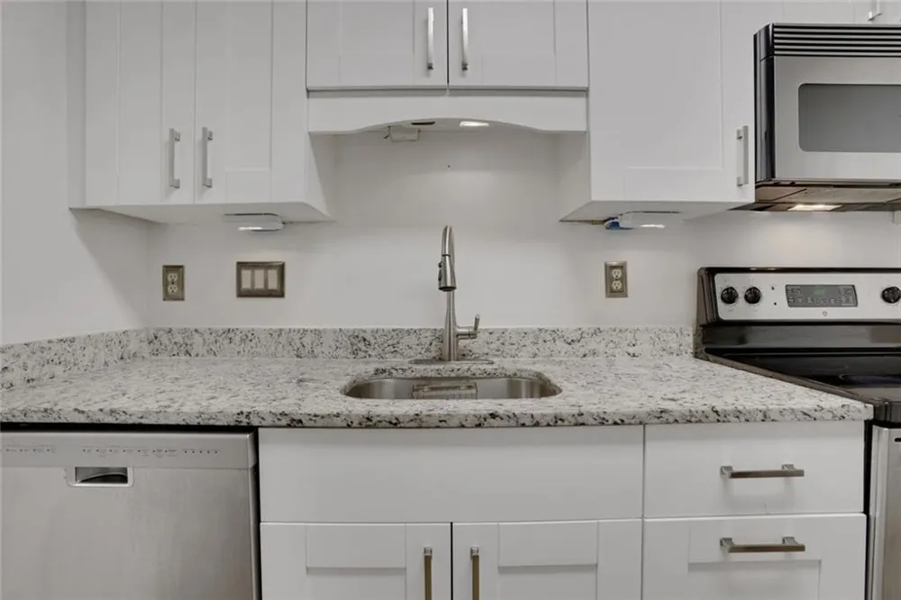 3843 Woodridge Way Tucker, GA 30084