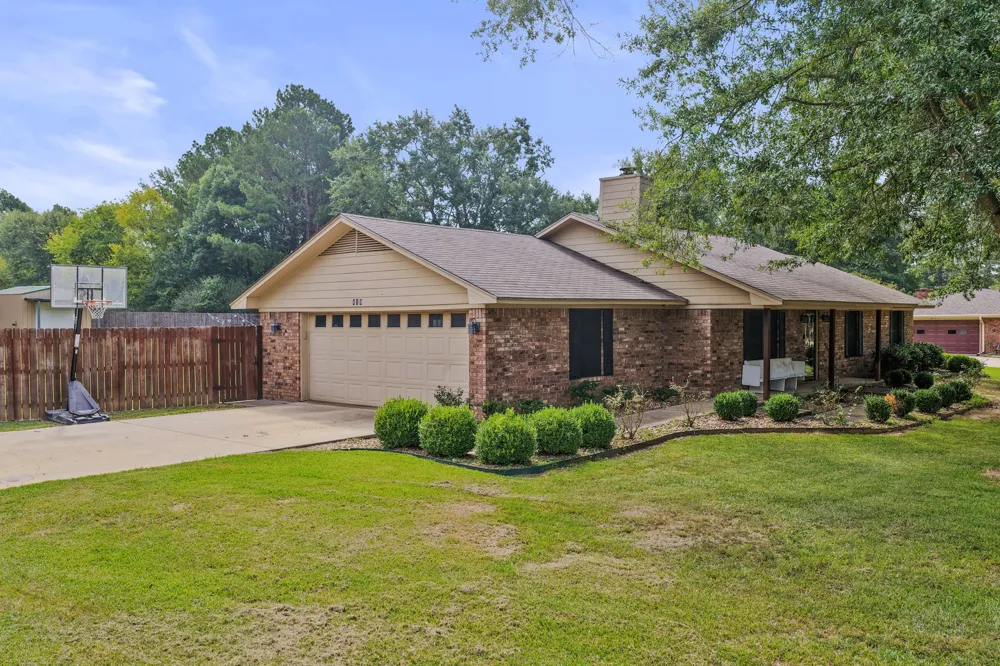 419 County Road 4164 Pittsburg, TX 75686