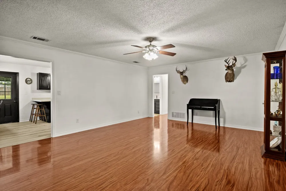 419 County Road 4164 Pittsburg, TX 75686